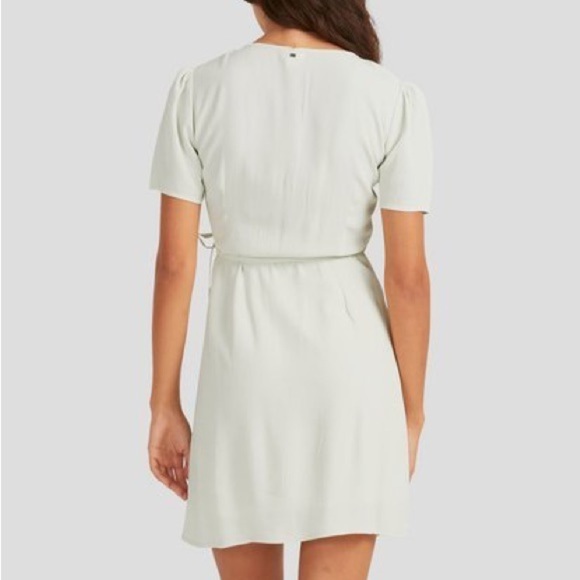 ☀️BILLABONG☀️ SUNSHINE WRAP DRESS - Picture 13 of 15